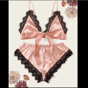 Lingerie / Sleepwear 🎀